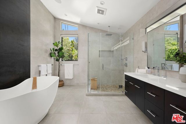 2110 Westridge Road, Los Angeles, CA 90049
