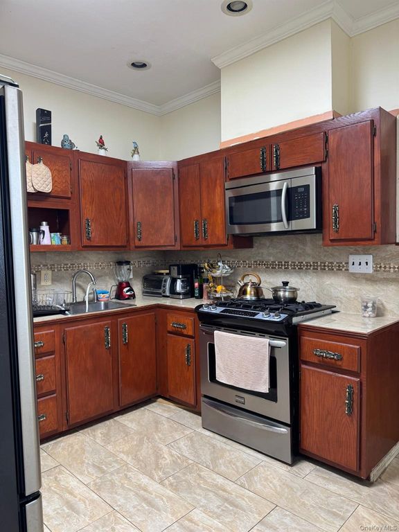 365 Sheridan Street, Westbury, NY 11590 — photo 3