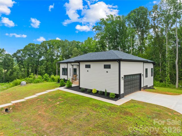 2004 Plain Field Drive, Bessemer City, NC 28016