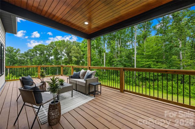 2004 Plain Field Drive, Bessemer City, NC 28016