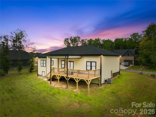 2004 Plain Field Drive, Bessemer City, NC 28016