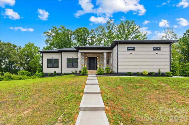 2004 Plain Field Drive, Bessemer City, NC 28016