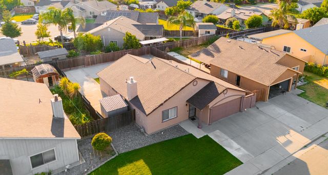 1422 Pinot Dr, Livingston, CA 95334