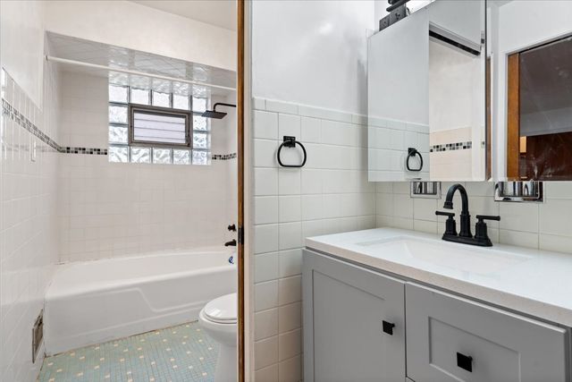 852 E 88th Place, Chicago, IL 60619