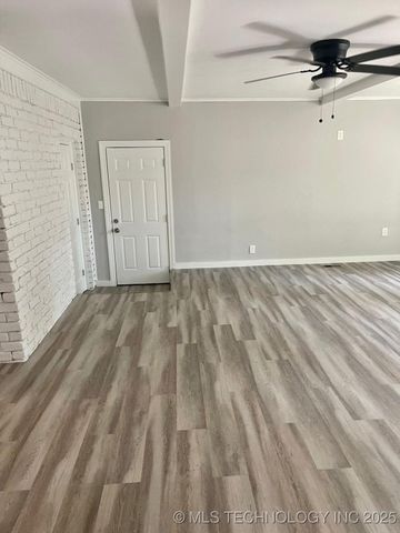 6030 E 52nd Place, Tulsa, OK 74135