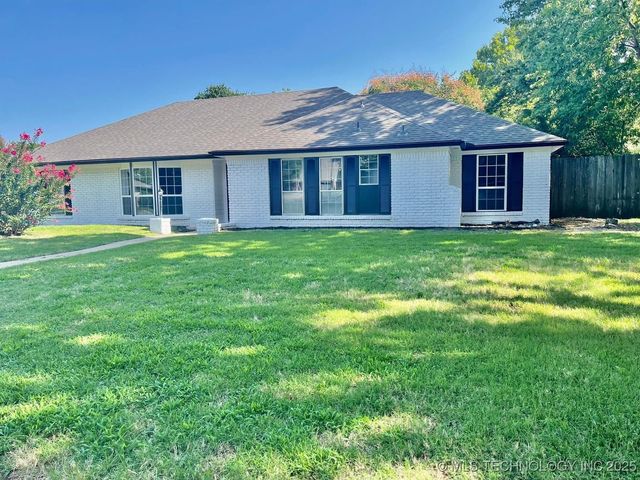 6030 E 52nd Place, Tulsa, OK 74135