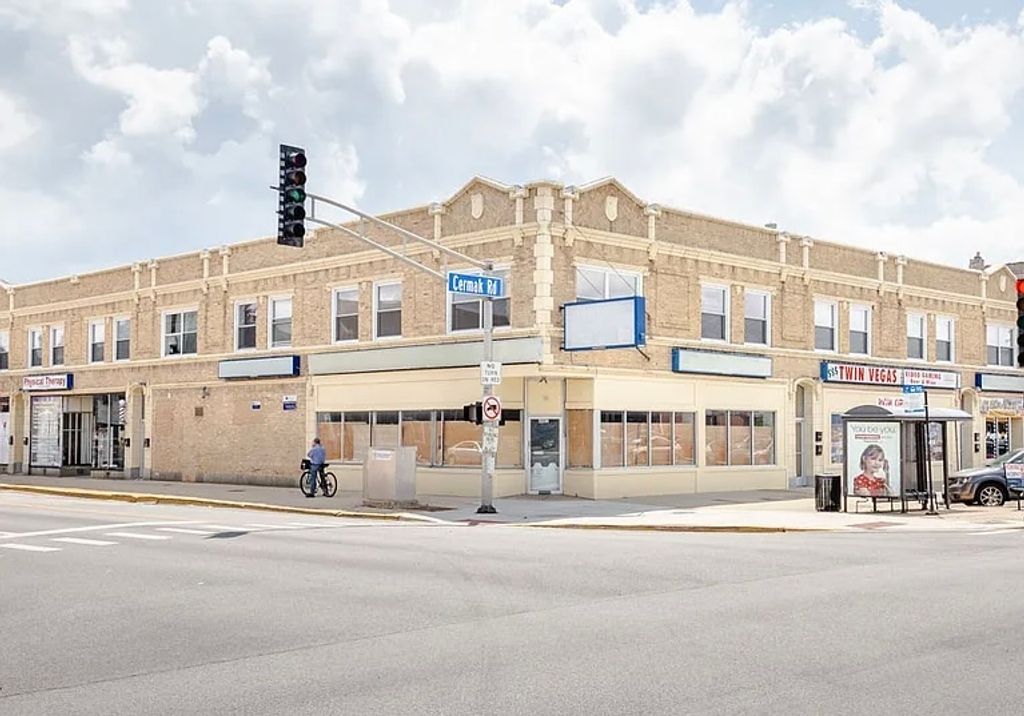 6005 W Cermak Road 2W, Cicero, IL 60804
