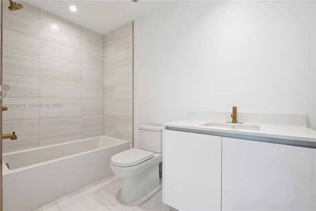 2678 Tigertail Avenue 911, Miami, FL 33133