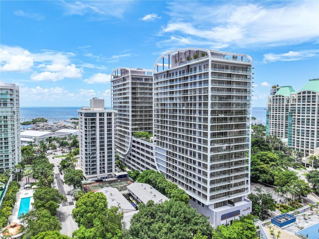 2678 Tigertail Avenue 911, Miami, FL 33133