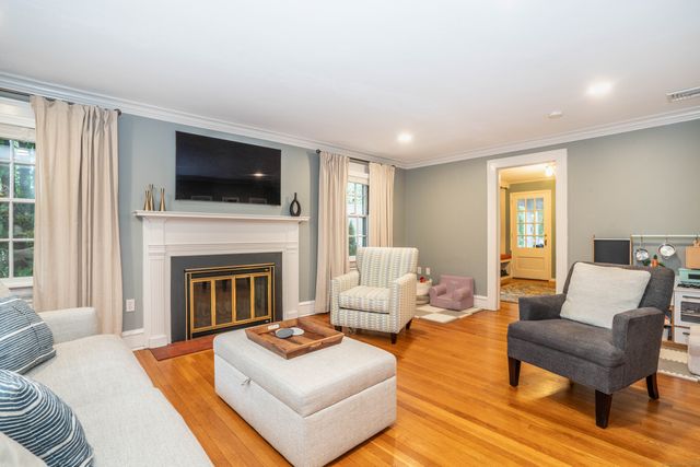 132 North Main Street, West Hartford, CT 06107