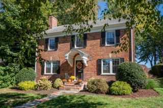 132 North Main Street, West Hartford, CT 06107