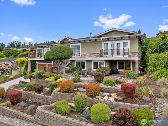 413 174th Place NE, Bellevue, WA 98008