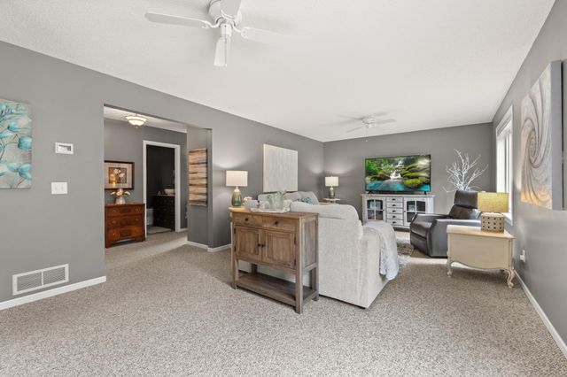 8555 Jorgensen Bay S, Cottage Grove, MN 55016