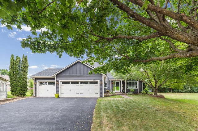 8555 Jorgensen Bay S, Cottage Grove, MN 55016