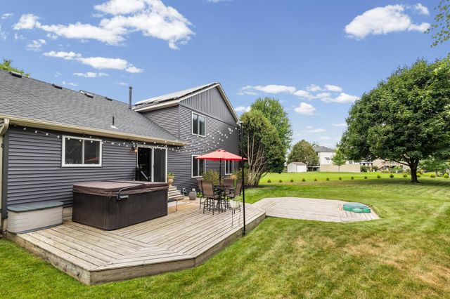 8555 Jorgensen Bay S, Cottage Grove, MN 55016
