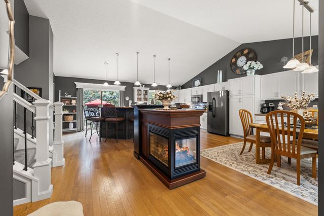 8555 Jorgensen Bay S, Cottage Grove, MN 55016