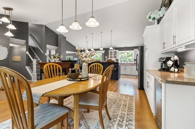 8555 Jorgensen Bay S, Cottage Grove, MN 55016