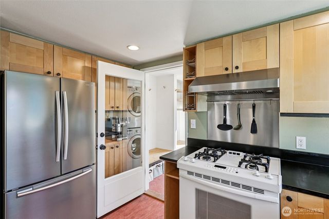 8752 2nd Avenue NW, Seattle, WA 98117