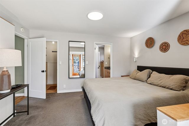 8752 2nd Avenue NW, Seattle, WA 98117