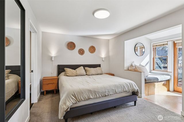 8752 2nd Avenue NW, Seattle, WA 98117