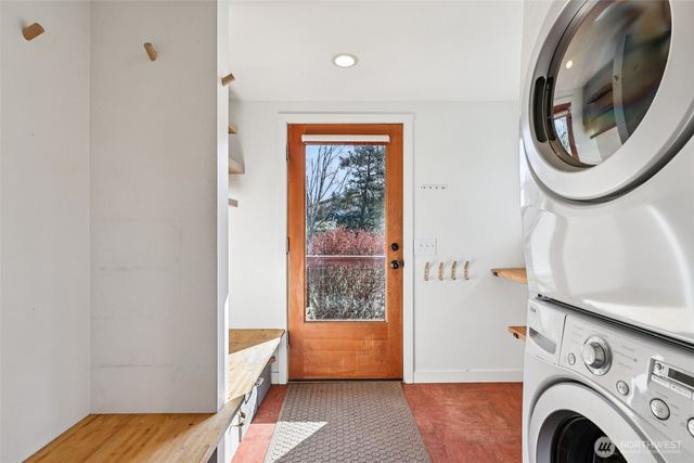 8752 2nd Avenue NW, Seattle, WA 98117