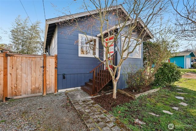 8752 2nd Avenue NW, Seattle, WA 98117