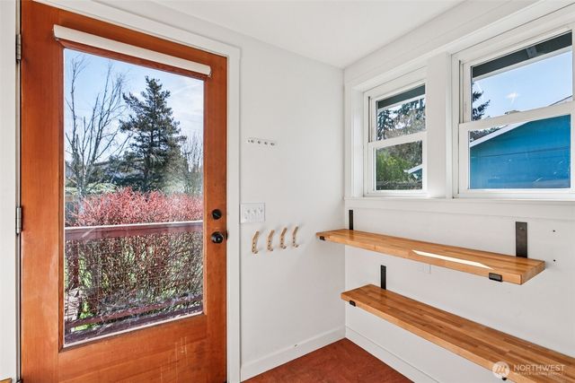 8752 2nd Avenue NW, Seattle, WA 98117