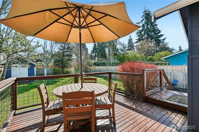 8752 2nd Avenue NW, Seattle, WA 98117