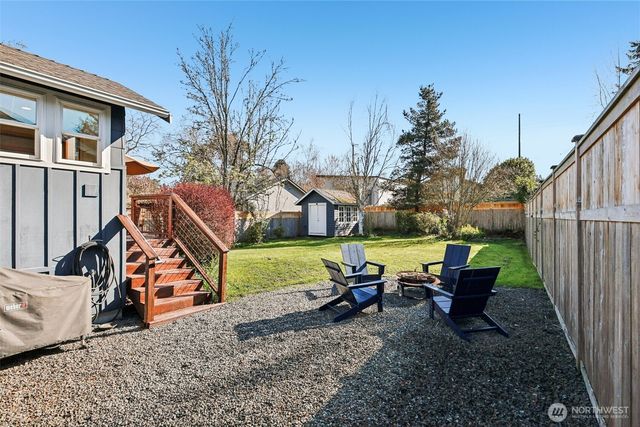 8752 2nd Avenue NW, Seattle, WA 98117