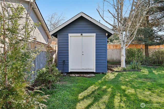 8752 2nd Avenue NW, Seattle, WA 98117