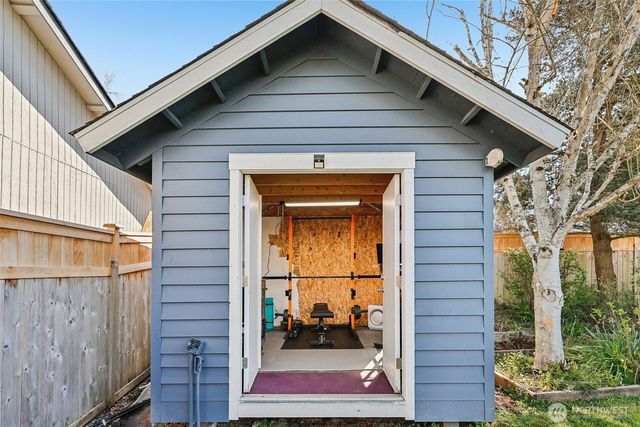 8752 2nd Avenue NW, Seattle, WA 98117