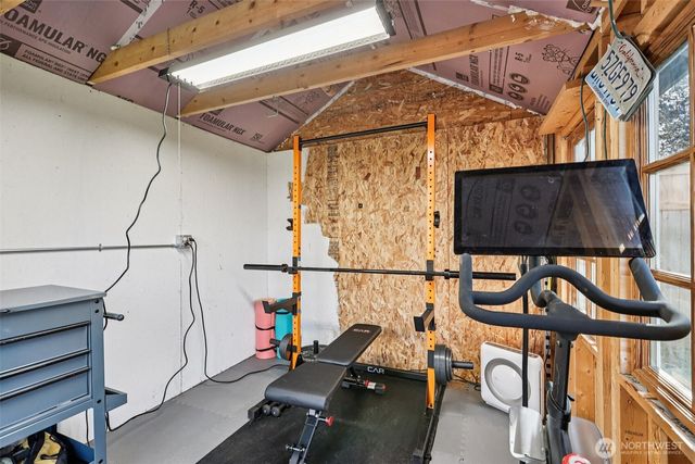 8752 2nd Avenue NW, Seattle, WA 98117