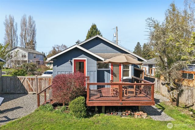 8752 2nd Avenue NW, Seattle, WA 98117