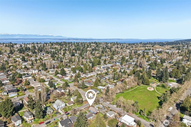 8752 2nd Avenue NW, Seattle, WA 98117