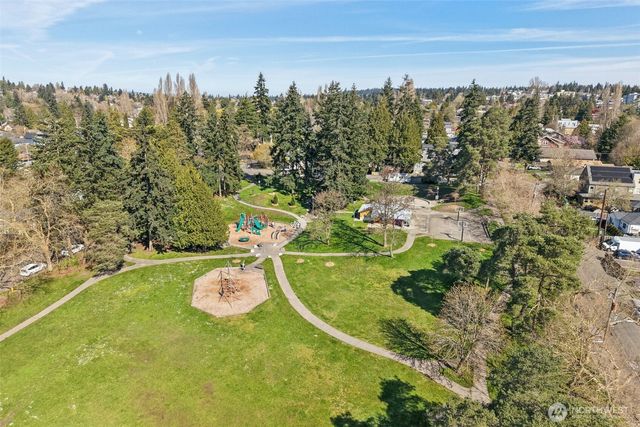 8752 2nd Avenue NW, Seattle, WA 98117