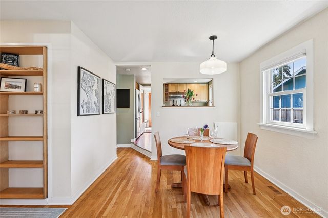 8752 2nd Avenue NW, Seattle, WA 98117