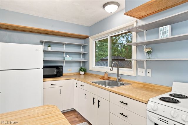 3335 Bailey Road, Cuyahoga Falls, OH 44221