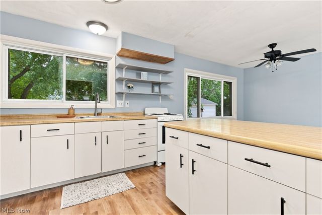 3335 Bailey Road, Cuyahoga Falls, OH 44221