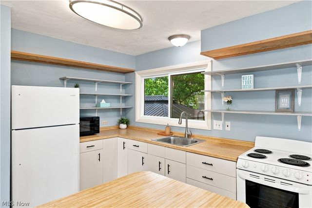 3335 Bailey Road, Cuyahoga Falls, OH 44221