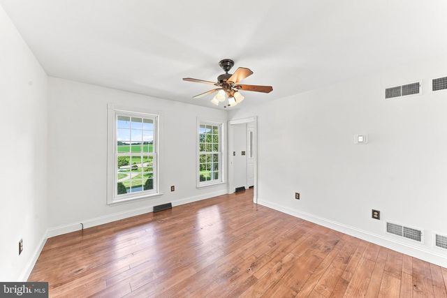 225 W WOODVIEW RD, West Grove, PA 19390