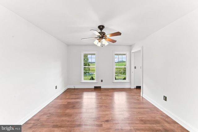 225 W WOODVIEW RD, West Grove, PA 19390