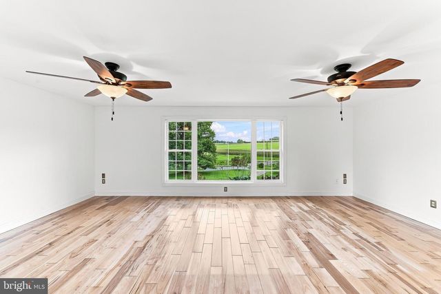 225 W WOODVIEW RD, West Grove, PA 19390