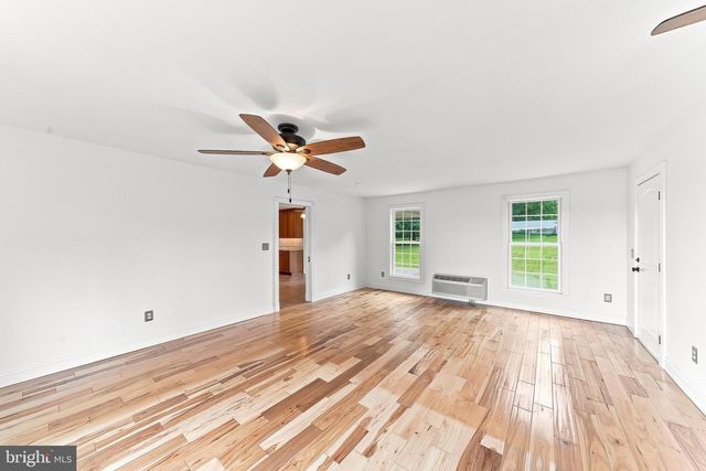 225 W WOODVIEW RD, West Grove, PA 19390