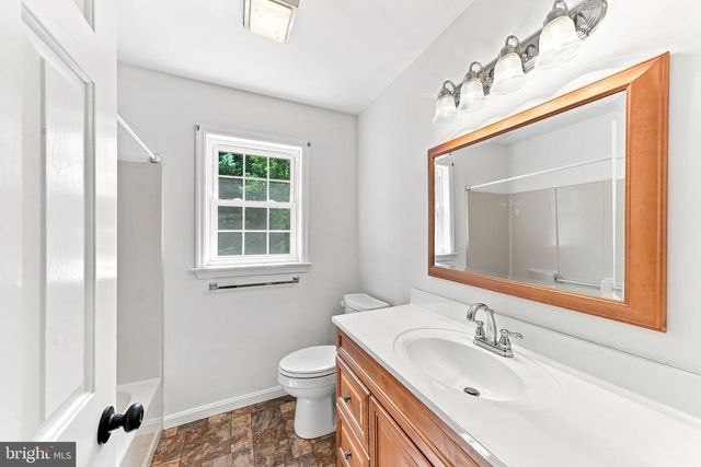 225 W WOODVIEW RD, West Grove, PA 19390