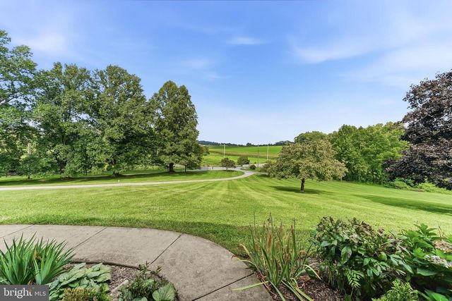 225 W WOODVIEW RD, West Grove, PA 19390