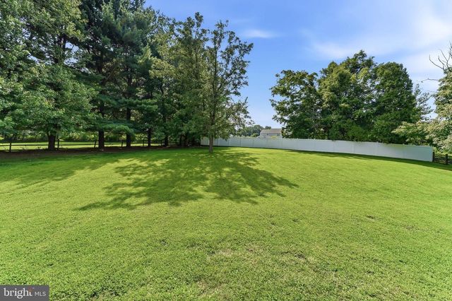 225 W WOODVIEW RD, West Grove, PA 19390