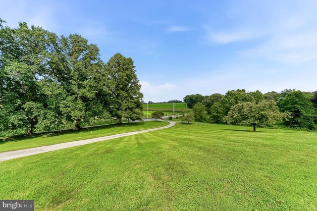 225 W WOODVIEW RD, West Grove, PA 19390