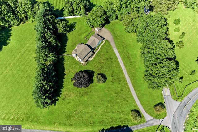 225 W WOODVIEW RD, West Grove, PA 19390