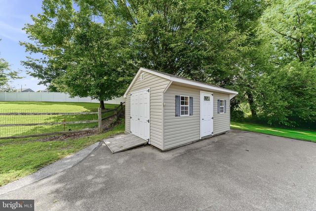 225 W WOODVIEW RD, West Grove, PA 19390
