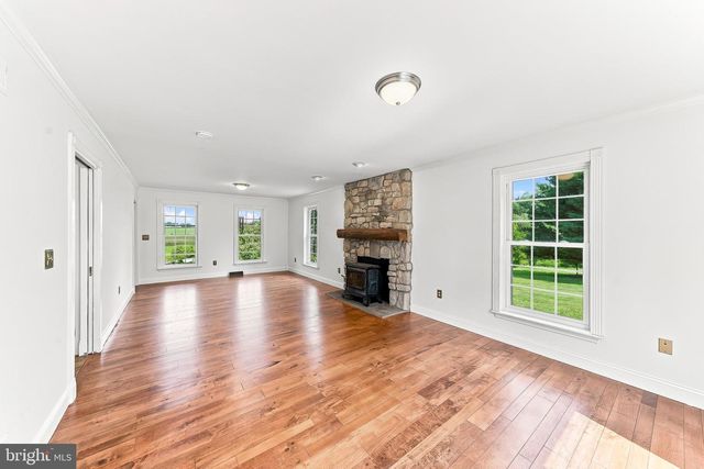 225 W WOODVIEW RD, West Grove, PA 19390